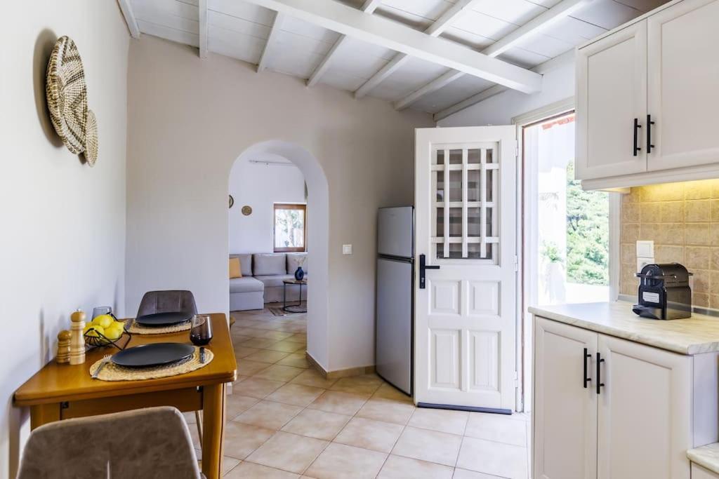 Villa Koukounaria Skopelos stad Exteriör bild